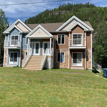 Condo Mont-Edouard L'Anse-Saint-Jean Exterior photo