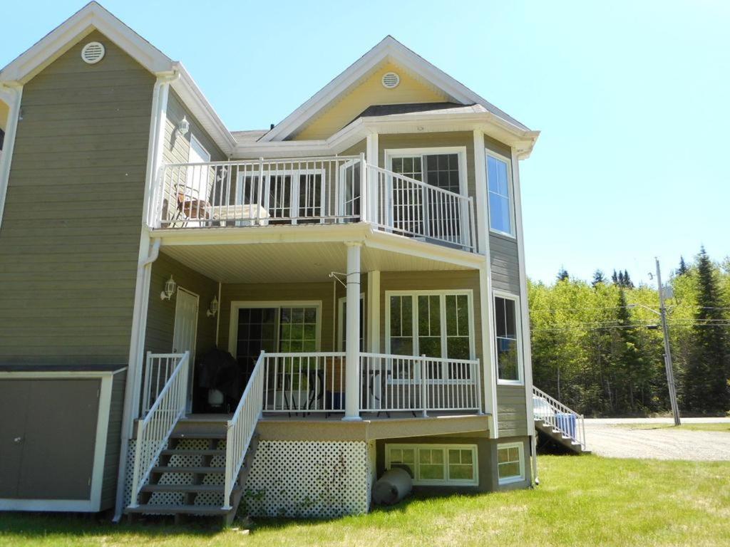 Condo Mont-Edouard L'Anse-Saint-Jean Exterior photo